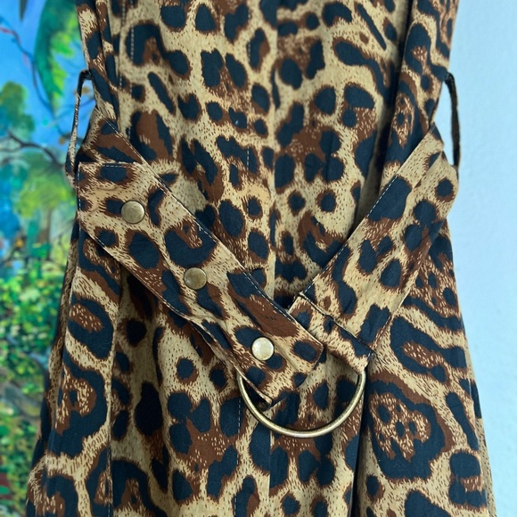 Vintage leopard print dress with matching belt. Sz xs Buttons down the middle - Picture 4 of 10